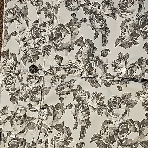 Maurices Flowered Jeans - Picture 2 of 11